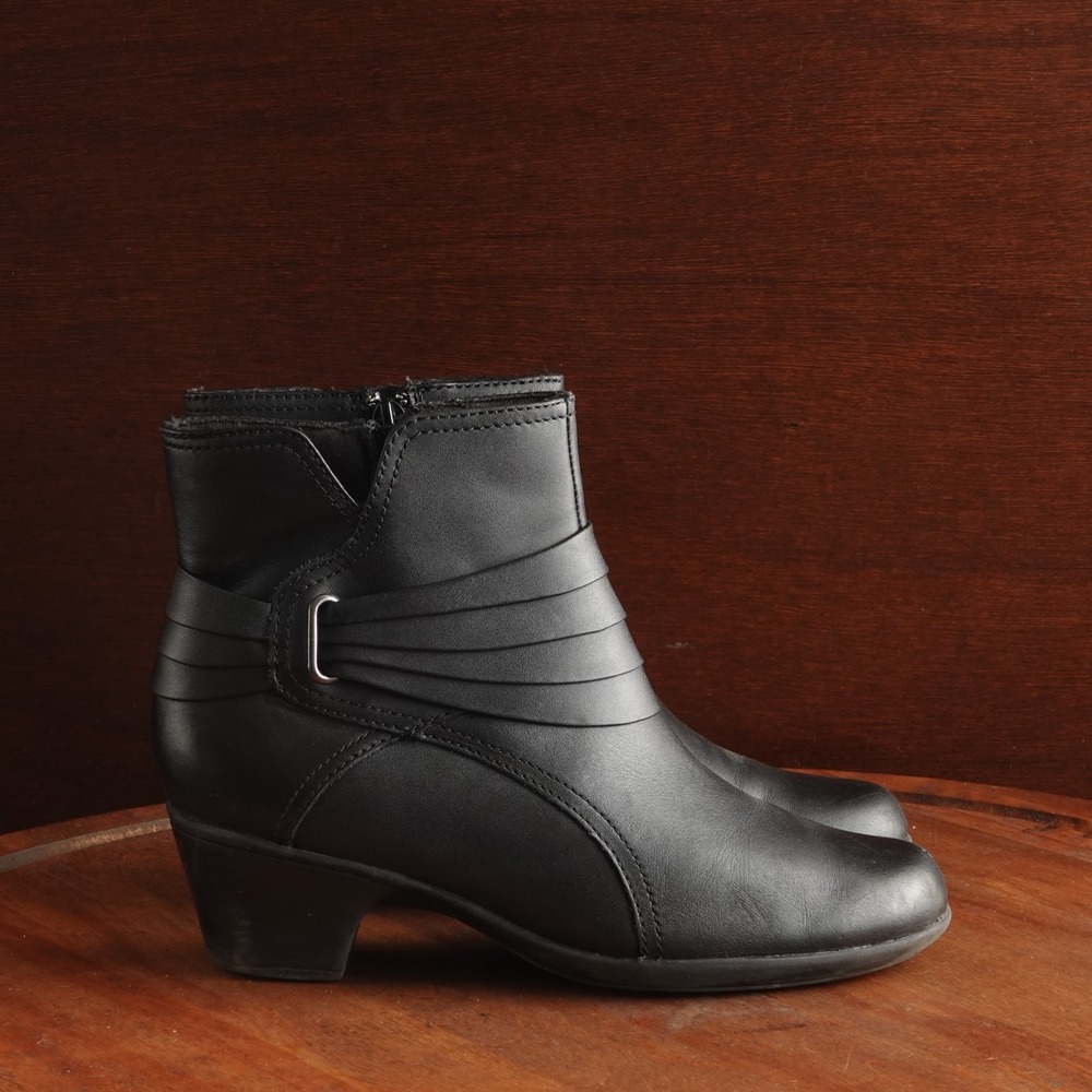 Clarks Boots Womens Size 6M BLK Leather Bendables Ingalls Mood Minimalist Modern